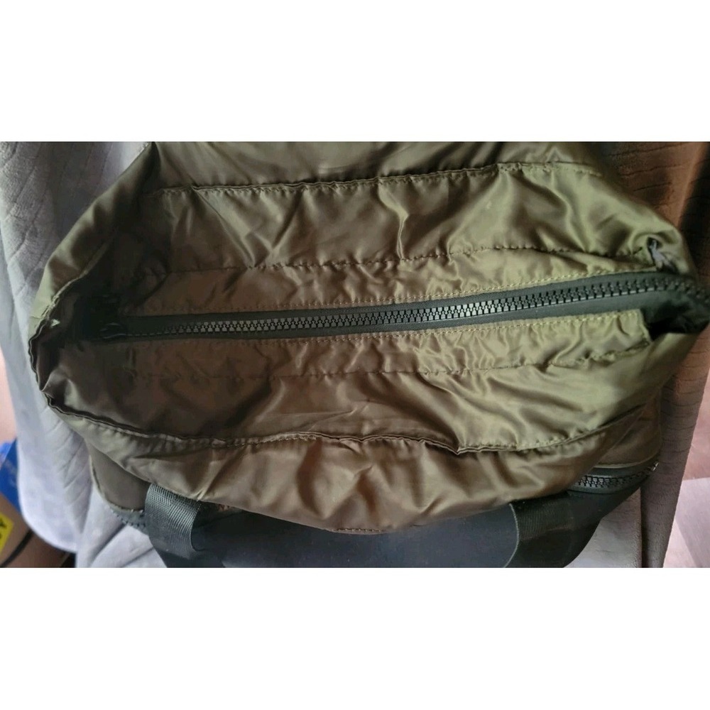UrbanFit‎ Vegan Nylon Tote Bag — Expandable Bottom! Stylish & Tough 💚 - Picture 4 of 7